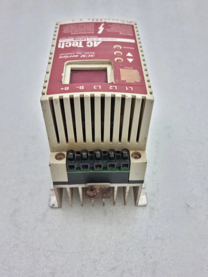 Lenze AC Tech SM410 1HP 0.75kW Variable Speed AC Motor Drive Made In USA